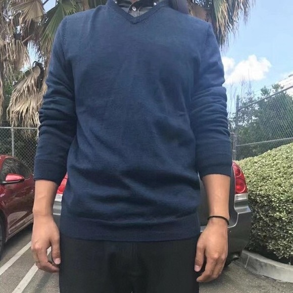 NWT💗🆕calvin Klein men V-Neck long sleeve sweater size S - Picture 2 of 14